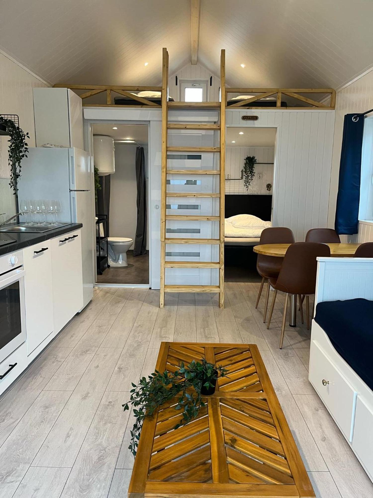 Kristinehamn Herrgardscamping & Stugor Ngoại thất bức ảnh